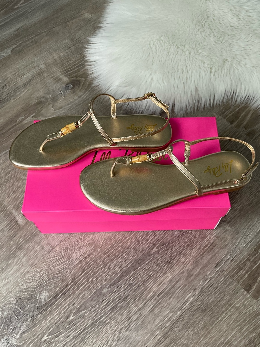 π LILLY PULITZER Leena Gold T-Strap Sandal - Picture 2 of 11